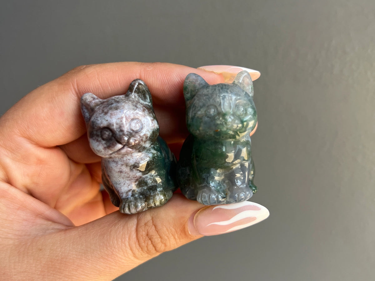 Moss Agate Crystal Cat Carving